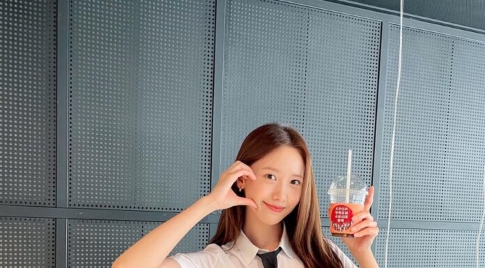 The Ultimate Style Stealer: Yoona’s Favorite Piece for an Instant Youthful Look