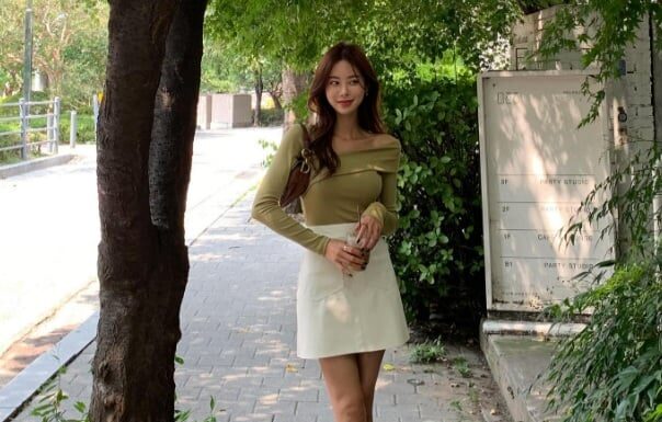 9 Chic Ways to Style a Skirt for a Wedding