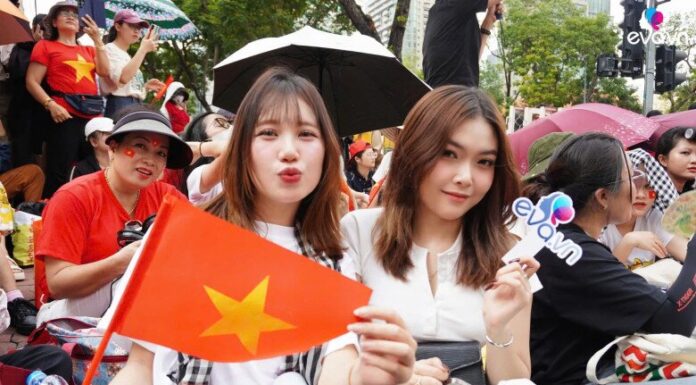 The Ultimate Guide to Sister Style: 8 Outfits to Look Picture Perfect and Comfortable at the 30th April Parade