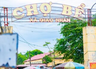 The Heart of Nam Dinh: Unveiling a 700-Year-Old Marketplace, Overflowing with Nostalgia and Local Pride