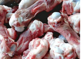 The Ultimate Guide to Bone Broth: A Crystal Clear, Sweet and Nutritious Delight