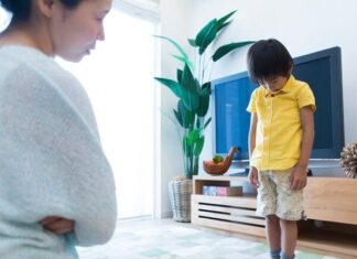 “Unconscious Mom-shaming: How the Phrase “You Embarrass Me” Can Push Your Child Away”