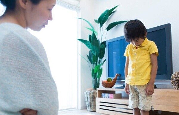 “Unconscious Mom-shaming: How the Phrase “You Embarrass Me” Can Push Your Child Away”