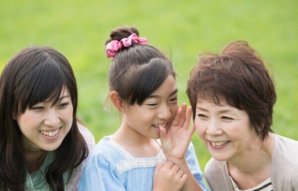 “When Asked ‘Who Do You Love More, Grandma or Mom?’, Emotionally Intelligent Parents Teach Their Child to Answer in a Way That Satisfies Everyone”