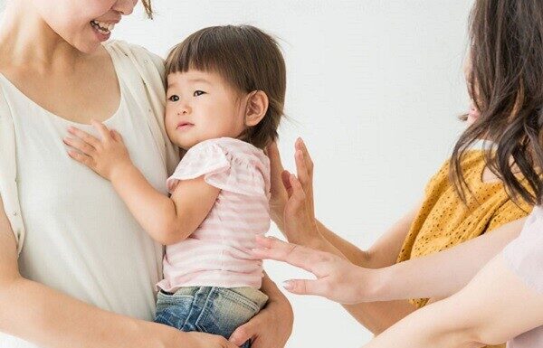 Is Your Baby Crying When Meeting Strangers? It’s Not “Superstition”