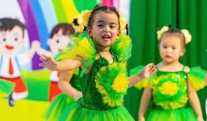 The Indian-Viet Beauty, Vo Ha Tram’s Daughter, Struggles with Pressure: A Father’s Concern.