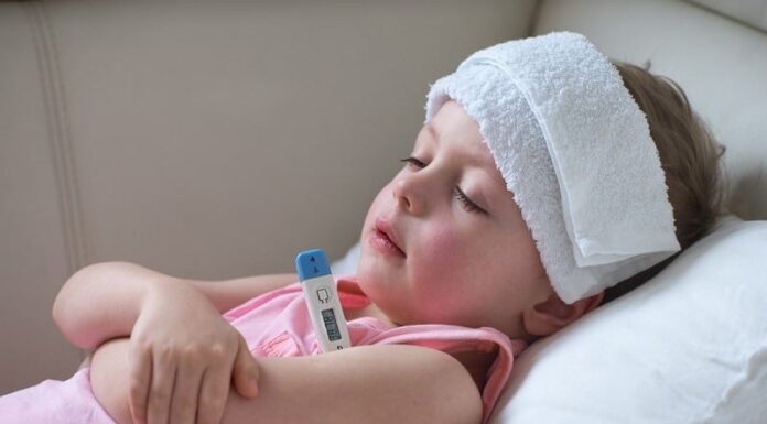 “COVID-19 Resurgence: Doctors Urge Parents to Look Out for These Warning Signs in Children”