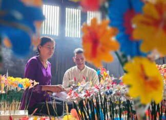 Unveiling Hue’s Centuries-Old Craft: A Flourish of Colors and Artisanal Excellence