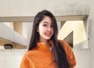 The 3 Most Flattering Colors for Fair Skin This Spring, Plus 4 Tips to Style Them Effortlessly