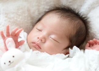The Brilliant Newborn: 5 Signals Your Baby is Smarter Than You Think