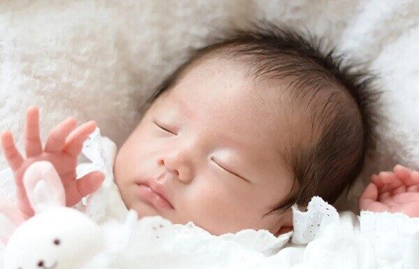 The Brilliant Newborn: 5 Signals Your Baby is Smarter Than You Think