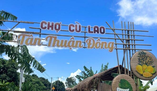 Step into a Rustic Marketplace in the Heart of Dong Thap, a New Attraction that has Drawn Over 100,000 Visitors in Just 2 Years.