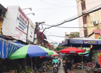 Tasty Treats in Hai Phong: A Foodie’s Guide to Indulging in Upscale Street Food, Port City Style