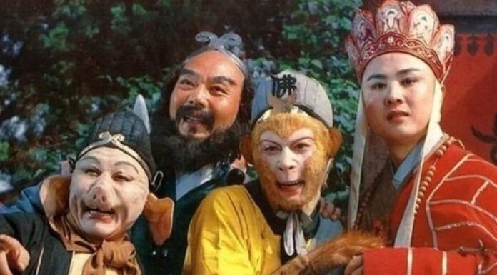 The Ultimate Halloween Transformation: When Stars Align – From K-Pop to Mythical Legends.