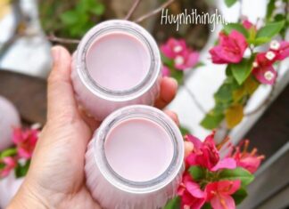 The Perfect Summer Treat: Silky Smooth Mulberry Yogurt