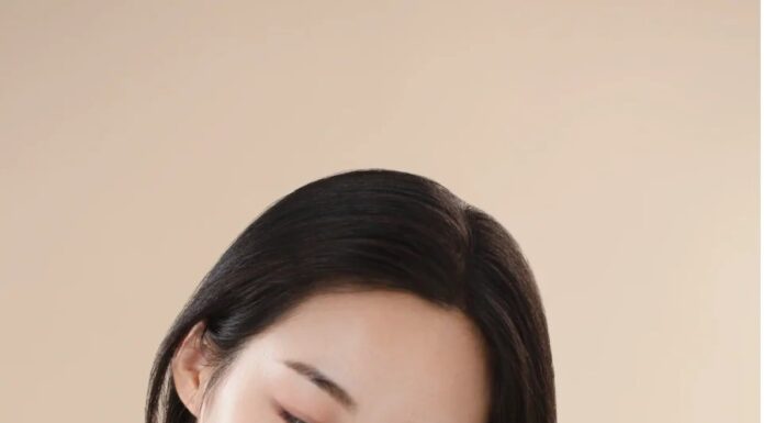 “The Scalp SOS: An SOS Guide to Treating Hair Breakage, Thinning, and Flakes”