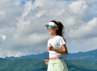 “A Nighttime Walker’s Guide to Curbing Those Midnight Munchies: Take a 20-Minute Stroll After Dinner”