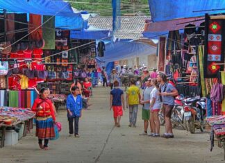 Lost in a Colorful Market in the Heart of Hoa Binh, This Becomes the Ultimate Attraction in Mai Chau