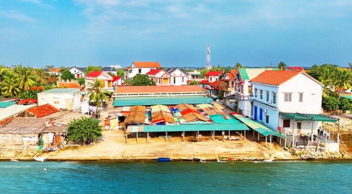 The Last Remaining Rural Market in Quang Binh: A Heartwarming Glimpse into Vietnam’s Simple, Rustic Charm.