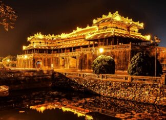 The Ultimate Nightlife Guide: 6 Hot Spots in the Heart of the Recent National Tourism Year Host Destination, Serving Signature Delicacies and Instagram-Worthy Views