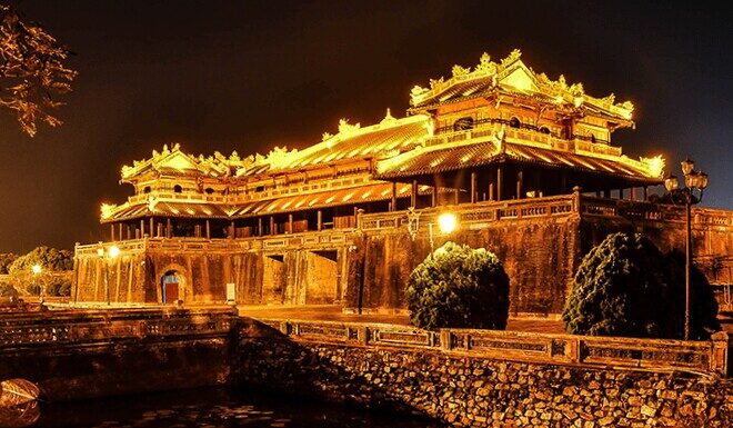 The Ultimate Nightlife Guide: 6 Hot Spots in the Heart of the Recent National Tourism Year Host Destination, Serving Signature Delicacies and Instagram-Worthy Views