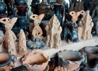 Unveiling the Charm of a Cham King: A Pottery Village Steeped in Legend and Unique Cultural Heritage.