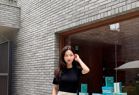 The Ultimate Summer Wardrobe: 6 Versatile Pants Styles for Work and Play