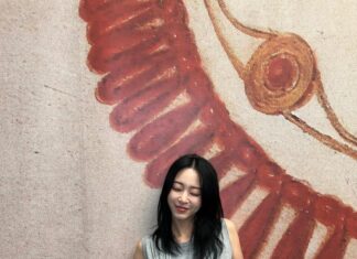 4 Shoulder-Length Hairstyles for a Youthful Look Over 40