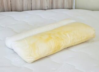No Bleach Needed: 3 Kitchen Ingredients to Remove Yellow Stains from Pillows in One Wash