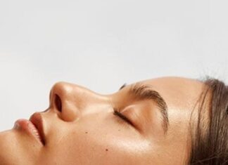 “At-Home Skin Detox: Simple Tips for a Glowing Complexion”