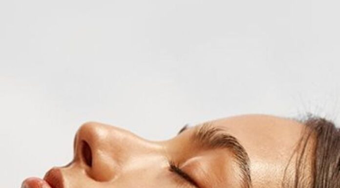 “At-Home Skin Detox: Simple Tips for a Glowing Complexion”