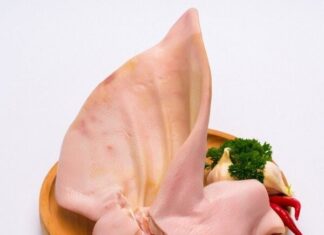 “The Ultimate Guide to Perfectly Cooked Pork Ears: A Secret Brine for a Crispy, White Treat”