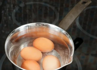 The Ultimate Hack for Perfectly Peeled Hard-Boiled Eggs: A Secret Ingredient for Easy Shell Removal