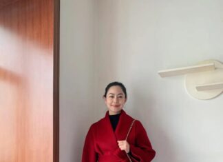 4 Style Tips for Curvier Women Over 40