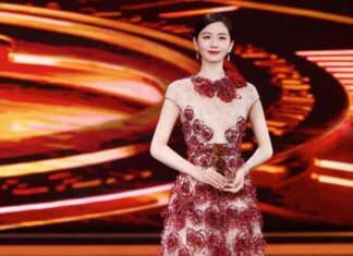 The Ageless Beauty of Cbiz: A Style Icon Both On and Off the Red Carpet