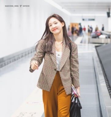 “Nayeon of Twice: Styling Tips for Petite Figures”