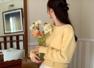 The Perfect Color Combinations to Compliment Your Wardrobe After 30