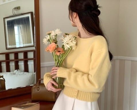 The Perfect Color Combinations to Compliment Your Wardrobe After 30