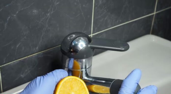 5 Amazing Lemon Cleaning Hacks for Your Home: From Bathroom to Oven Tray!