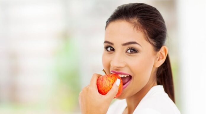 Eat an Apple Every Night for Amazing Health Benefits