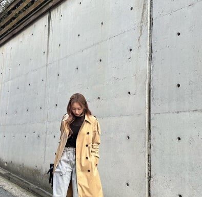 The Ultimate Guide to Ageless Style: 5 Wardrobe Must-Haves for Women Over 40