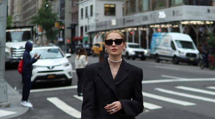 The Four Wardrobe Essentials to Transform Yourself into an Elegant Woman