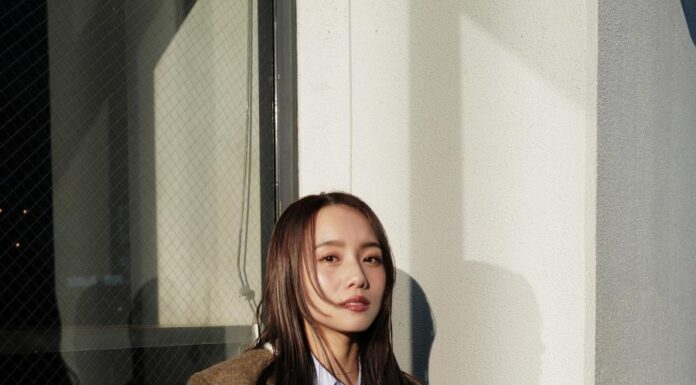 5 Timeless Pieces to Elevate Your Winter Wardrobe, Inspired by Japanese Women’s Style