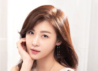 The Girl Who Was Rejected by 100 Film Crews for Being Too Beautiful: Her 15-Year Youthful Skin Secret Revealed