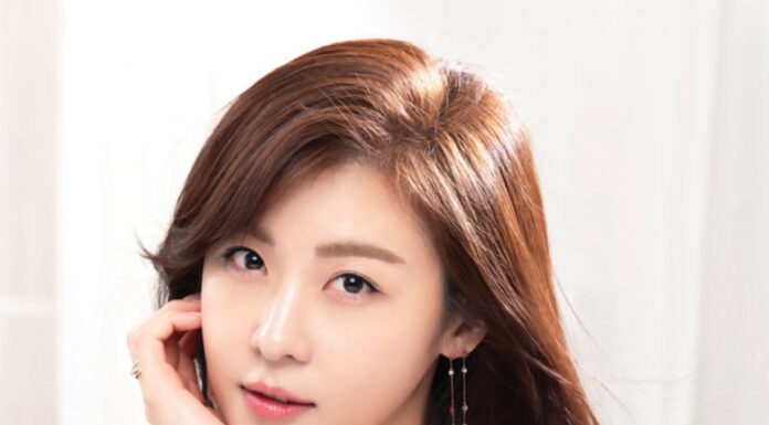 The Girl Who Was Rejected by 100 Film Crews for Being Too Beautiful: Her 15-Year Youthful Skin Secret Revealed