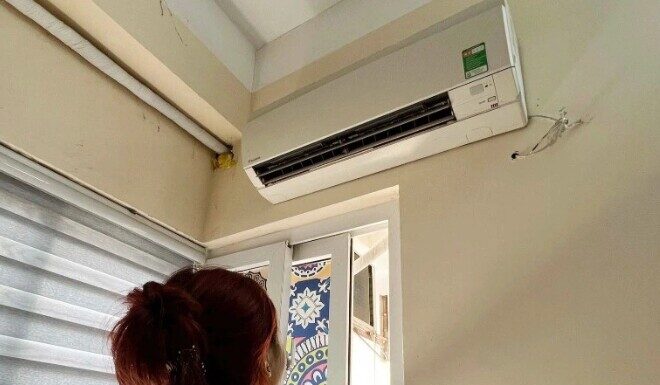 The Smart Way to Stay Cool: Why Keeping Your Doors Open With the AC On is a Breeze