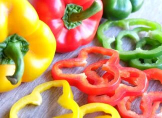 4 Superfoods to Eat Raw for Maximum Benefits