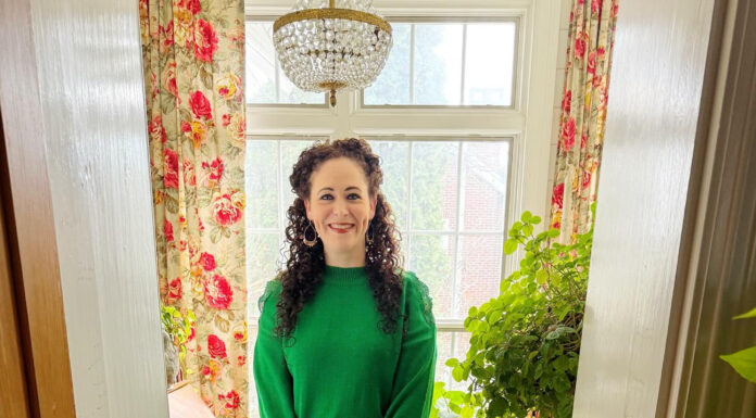 The Enchanting Home of a Renowned U40 Woman: A Dreamy Abode That Leaves All in Awe