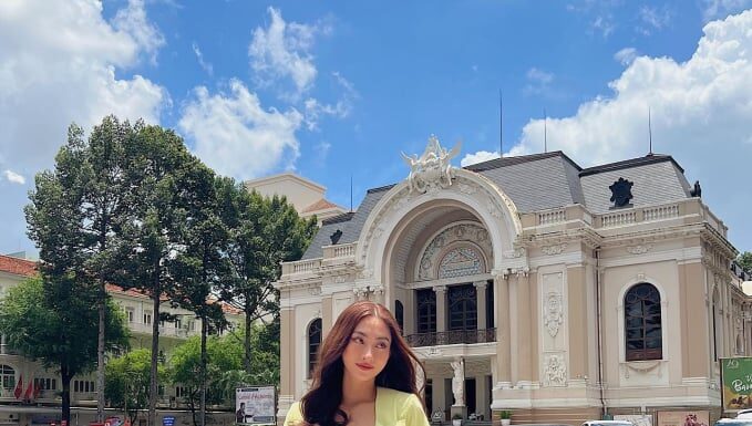 The Ultimate Guide: Unveiling the Favorite Pant Styles of Vietnamese Celebrities for an Effortlessly Chic Look