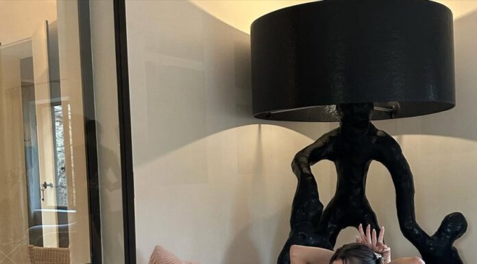 The Ultimate Guide to Styling Denim: 4 Ways to Flatter Your Favorite Looks